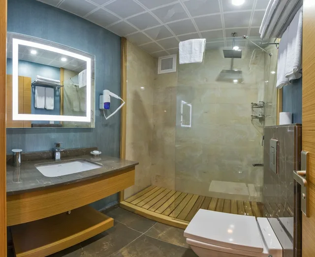 Room, Twin Beds, Bisetun Hotel 4/4