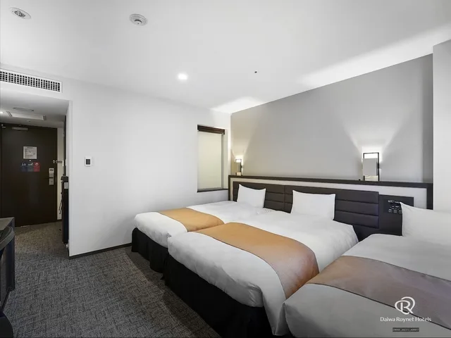 Room, Triple, Twin Beds, Daiwa Roynet Hotel Osaka Kitahama 1/6