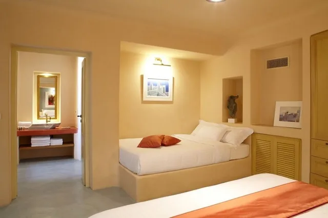 جناح استوديو تنفيذي بسرير كينج وسرير فردي بمسبح خاص، Voreina Gallery Suites 2/2