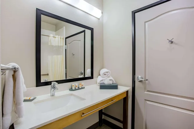 غرفة بسريرين كوين، La Quinta Inn Suites By Wyndham Andrews 2/2
