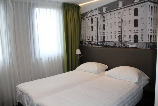 غرفة ديلوكس بسرير مزدوج أو سريرين منفصلين، Royal Amsterdam Hotel 2/4