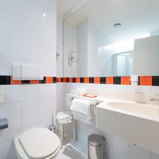 غرفة كلاسيكية بسرير مزدوج أو سريرين منفصلين، Admiral Art Hotel 4/4
