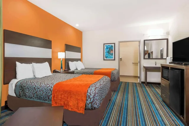 غرفة بسريرين كوين، Days Inn & Suites by Wyndham Katy 5/10