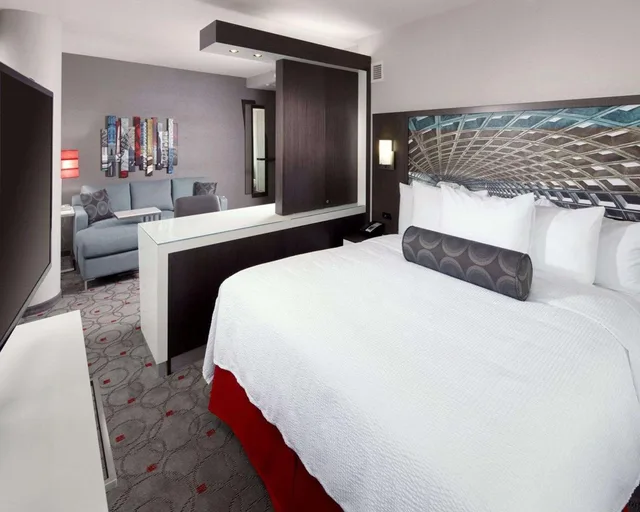 Specialty, King Bed, Sofa، Hyatt Washington DC / Convention Center 2/6