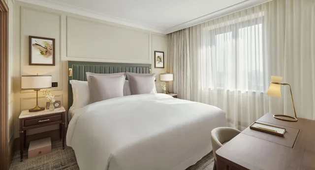 جناح تنفيذي بسرير كينج بإطلالة على المدينة، Jumeirah Carlton Tower London 3/4