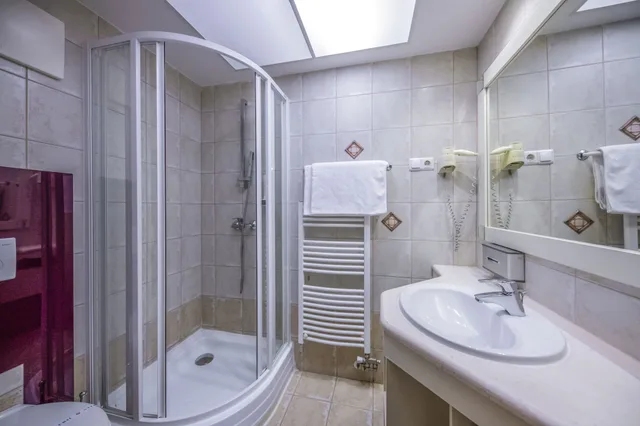 Standard, Quadruple, Twin Beds, Residence Balaton Conference Wellness Hotel 3/3