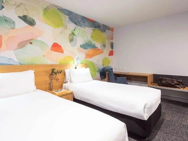 غرفة بسرير كينج لذوي الإعاقة، ibis Styles Hobart 1/7