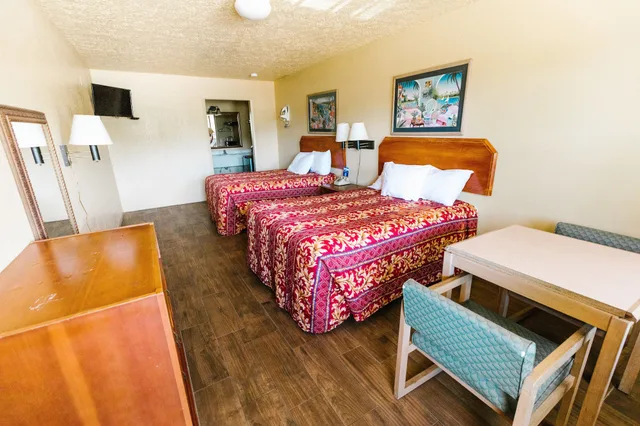 غرفة بسريرين كوين، Summer Breeze Motel 3/7