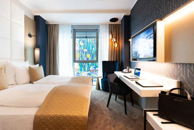 Room, Convertible Double Bed, Atrium View، Best Western Premier Royal Blue - Adult Only 3/5