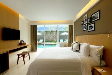 Pool, Deluxe، Ossotel Legian Bali 1/1