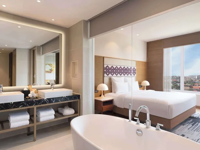 جناح تنفيذي بسرير مزدوج بإطلالة على المدينة مع أريكة، Novotel Guwahati GS Road 5/5