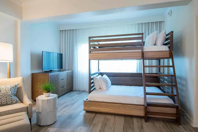 غرفة عائلية بسرير كينج لذوي الإعاقة، Hawks Cay Resort 2/3