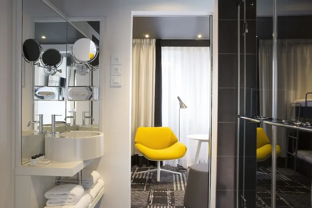 جناح بسرير مزدوج بشرفة مع أريكة، Hotel Ekta 2/2