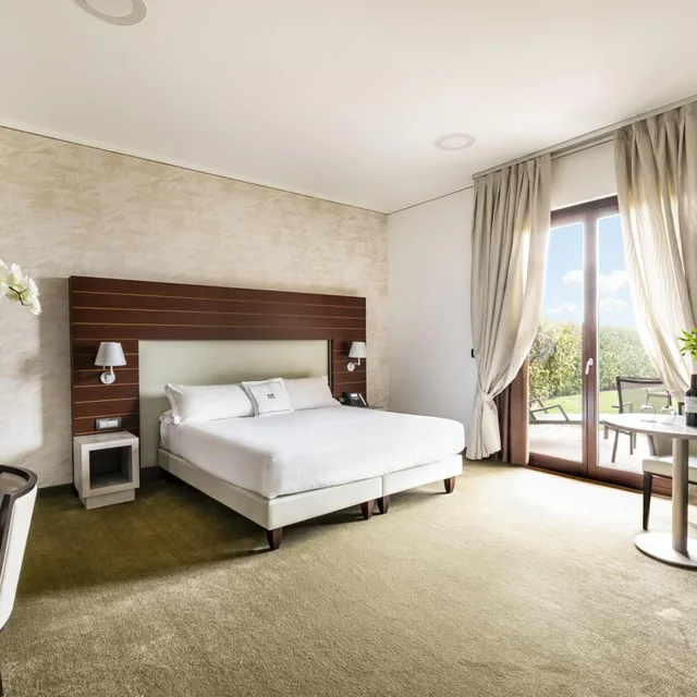 غرفة قياسية بسريرين منفصلين، Palazzo Di Varignana Resort Spa 3/10