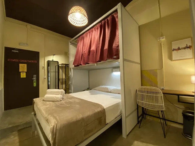 غرفة ثلاثية بسرير مزدوج وسرير بطابقين بحمام مشترك، The Loft Hostel 4/10
