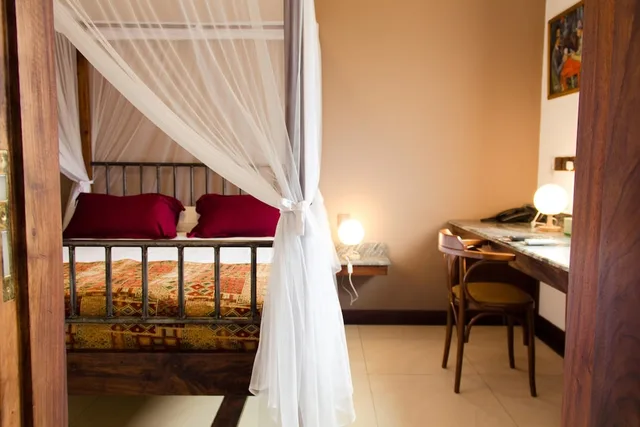 Standard, Single, Queen Bed, Le Bougainviller Hotel 7/10