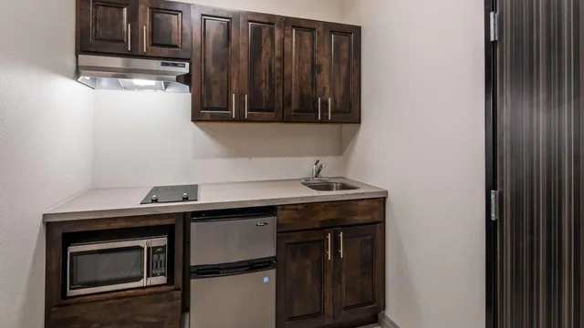 جناح بسرير كينج بمطبخ صغير، Best Western Plus Saint Peter 7/7
