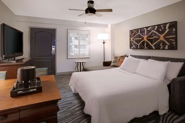 جناح بريميوم بسريرين مزدوجين بغرفة نوم واحدة مع أريكة، Embassy Suites By Hilton Orlando Airport 2/2