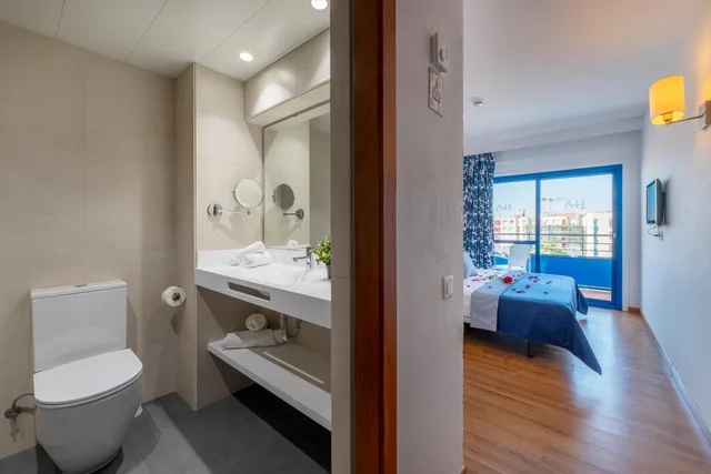 Superior, 2 Double Beds, Pool and Sea View، Hotel Tahiti Playa 2/5