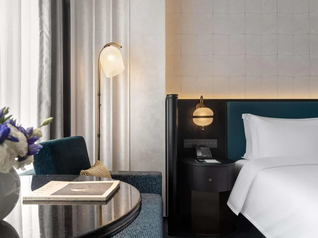 غرفة كلوب فاخرة بسرير كينج بإطلالة على المدينة، Sofitel Shanghai North Bund 3/6