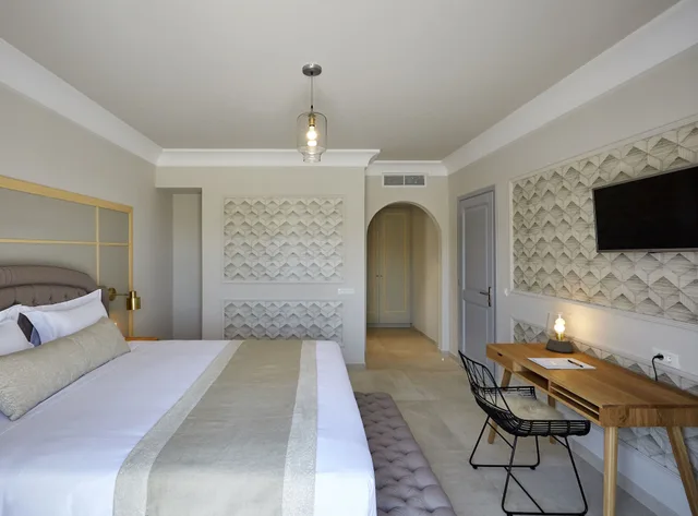 Elegant, Suite, King Bed, Pool View, Sofa, Private Pool، De Sol Hotel and Spa 2/10