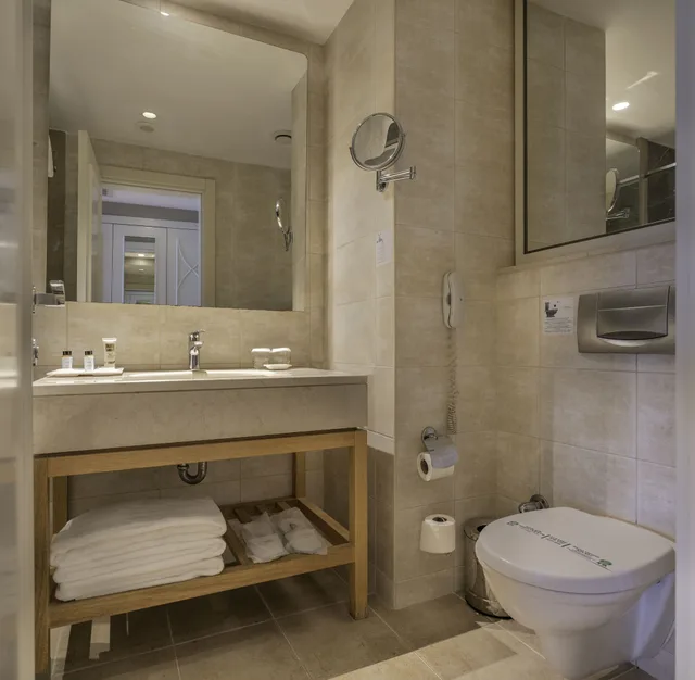 Standard, Twin Beds, Lateral Side Sea View, 2 Sofa، Titanic Deluxe Lara 7/9