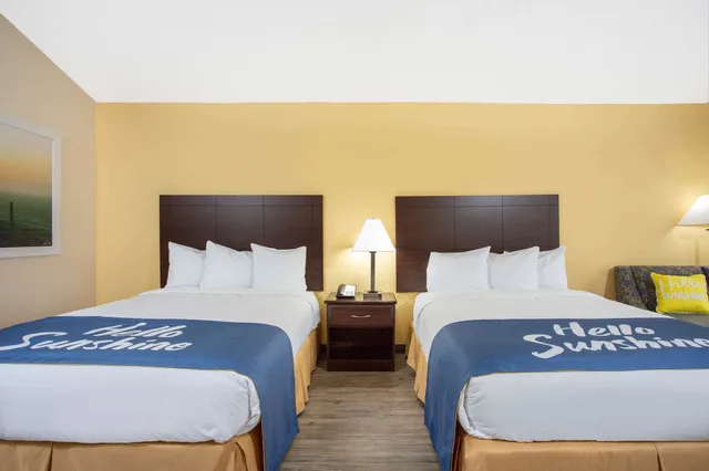 غرفة قياسية بسريرين كوين، Days Inn By Wyndham Lake City 1/4