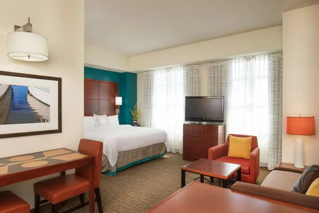 استوديو بسرير كينج بإطلالة على المرفأ مع أريكة، RESIDENCE INN BY MARRIOTT PORTLAND DOWNTOWN WATERFRONT 5/8