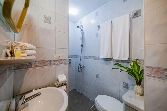 Deluxe, Double Bed, No Window، The Yorkshire Hotel 8/9