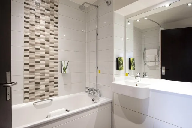 غرفة قياسية بسرير مزدوج، Premier Inn Christchurch West 2/2