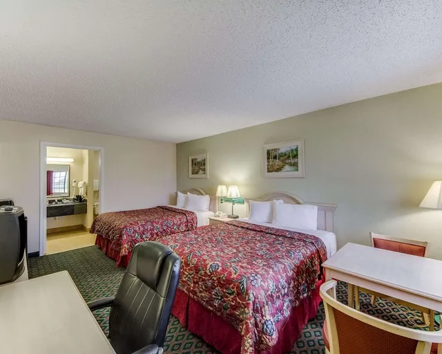 غرفة قياسية بسريرين كوين، Econo Lodge Falfurrias 3/3