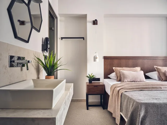 Deluxe, Double or Twin Bed, Pool Access، Letsos Hotel 4/7