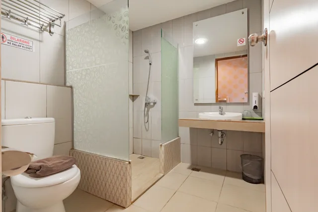 غرفة قياسية بسريرين منفصلين، RedDoorz Premium Near Bandung Station 5/7