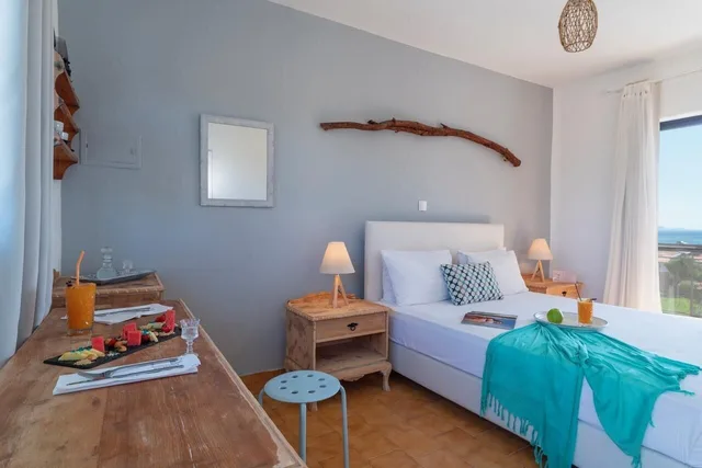 1 Bedroom, Premium, King Bed, Ocean Front, Eco Beach And Magic Garden 4/6