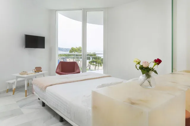 Superior, Side Sea View, Balcony, Ground Floor، Hotel Aromar 2/5
