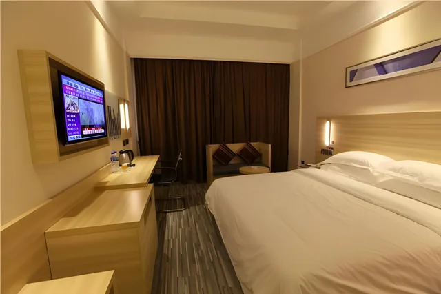 غرفة بزنس بسرير كينج وسرير كوين، City Comfort Inn (Dali Railway Station) 2/2