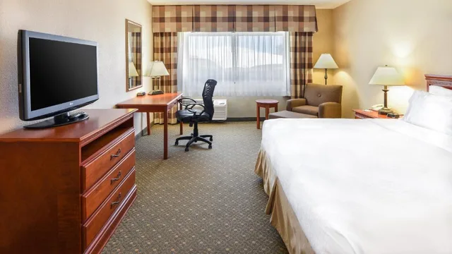 Suite, King Bed, Sofa, Balcony, Radisson Hotel Casa Grande 2/4