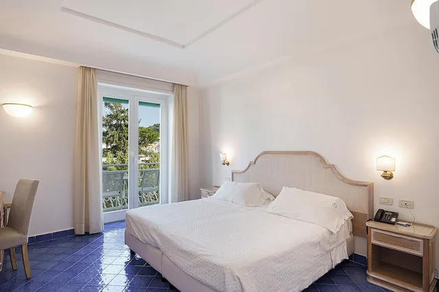 غرفة كلاسيكية بسريرين منفصلين، Hotel Continental Ischia 6/10