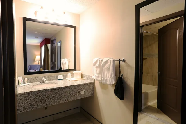 غرفة بسريرين كوين بشرفة، Quality Inn near Rocky Mountain National Park 6/8