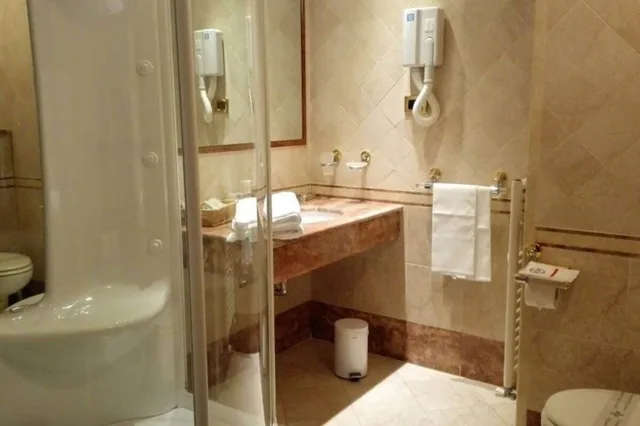 Room, Triple, 1 Double and 1 Single Bed, Hotel Principe 4/4