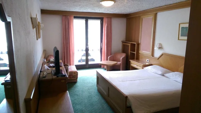 غرفة كلاسيكية بسرير مزدوج أو سريرين منفصلين، Hotel Intermonti 7/10