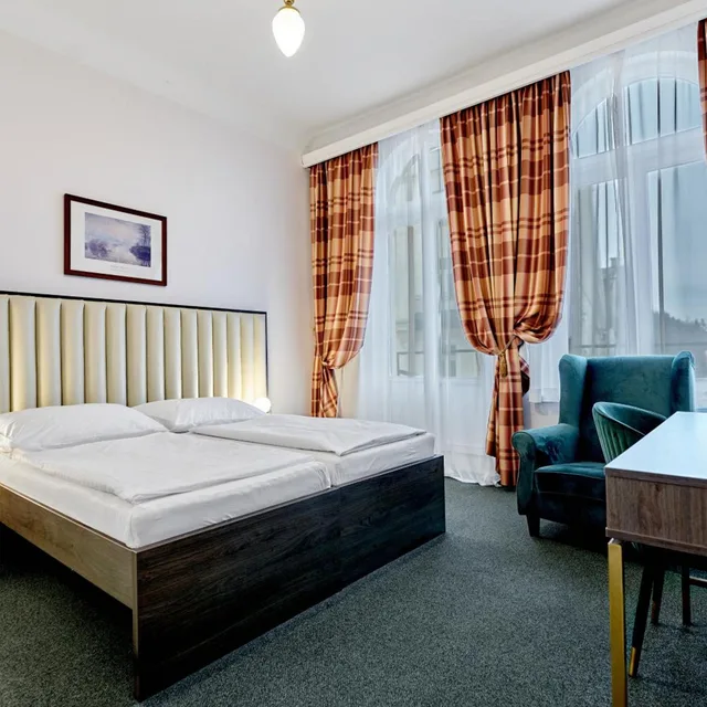 Room, Double or Twin Bed, Pool Access، Hotel Maxim 1/10