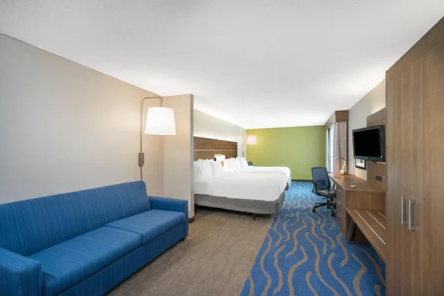جناح بسريرين كوين مع أريكة، Holiday Inn Express Hotel Suites Frankfort 2/4