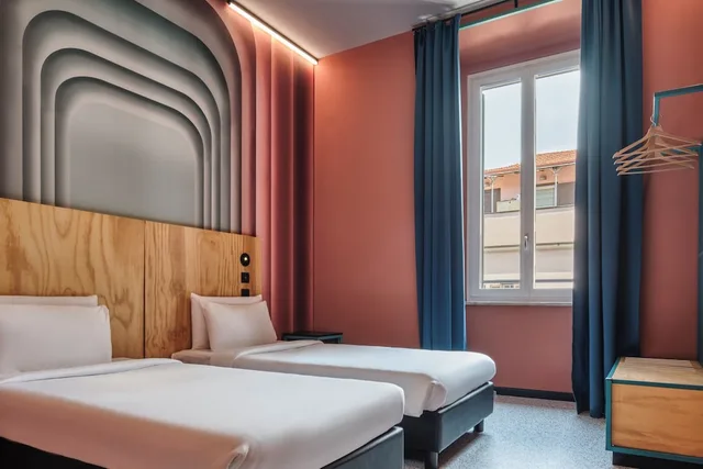 Room, Twin Beds, Jo&Joe Roma 1/7