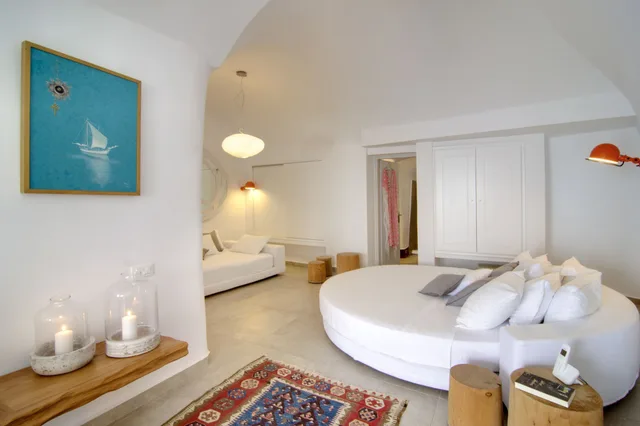 Honeymoon, Suite, Queen Bed, Caldera View, Hot Tub، Santorini Secret Suites and Spa - Adults Only 2/8
