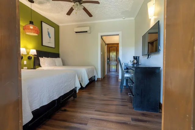 Standard, 2 Double Beds, Adult Only، Travellers Beach Resort 4/8