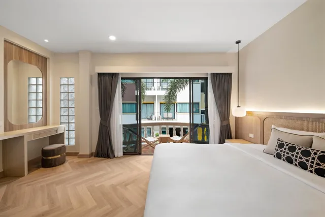 Deluxe, King Bed, Pool View, No Elevator، Buasri Boutique Patong 2/10