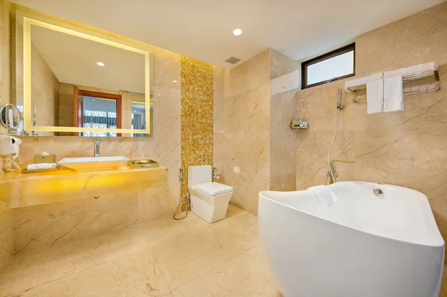 Suite, King Bed, Ocean Front، Mandila Beach Hotel Danang 5/5