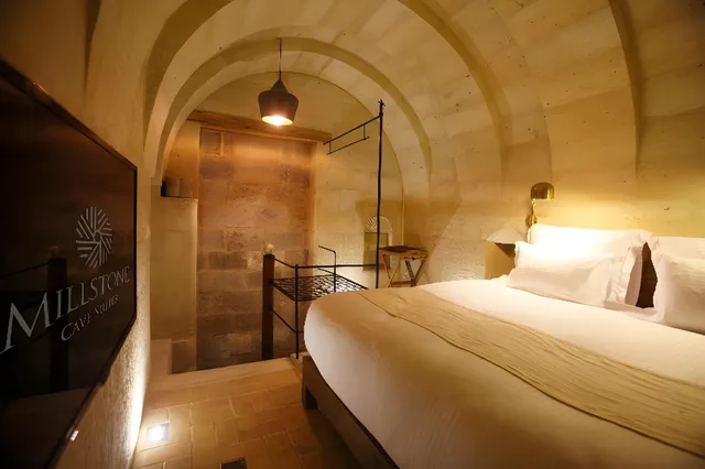 Standard, MILLSTONE CAVE SUITES 1/1