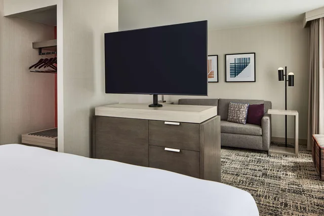 استوديو فاخر، Hilton Kansas City Country Club Plaza 1/2